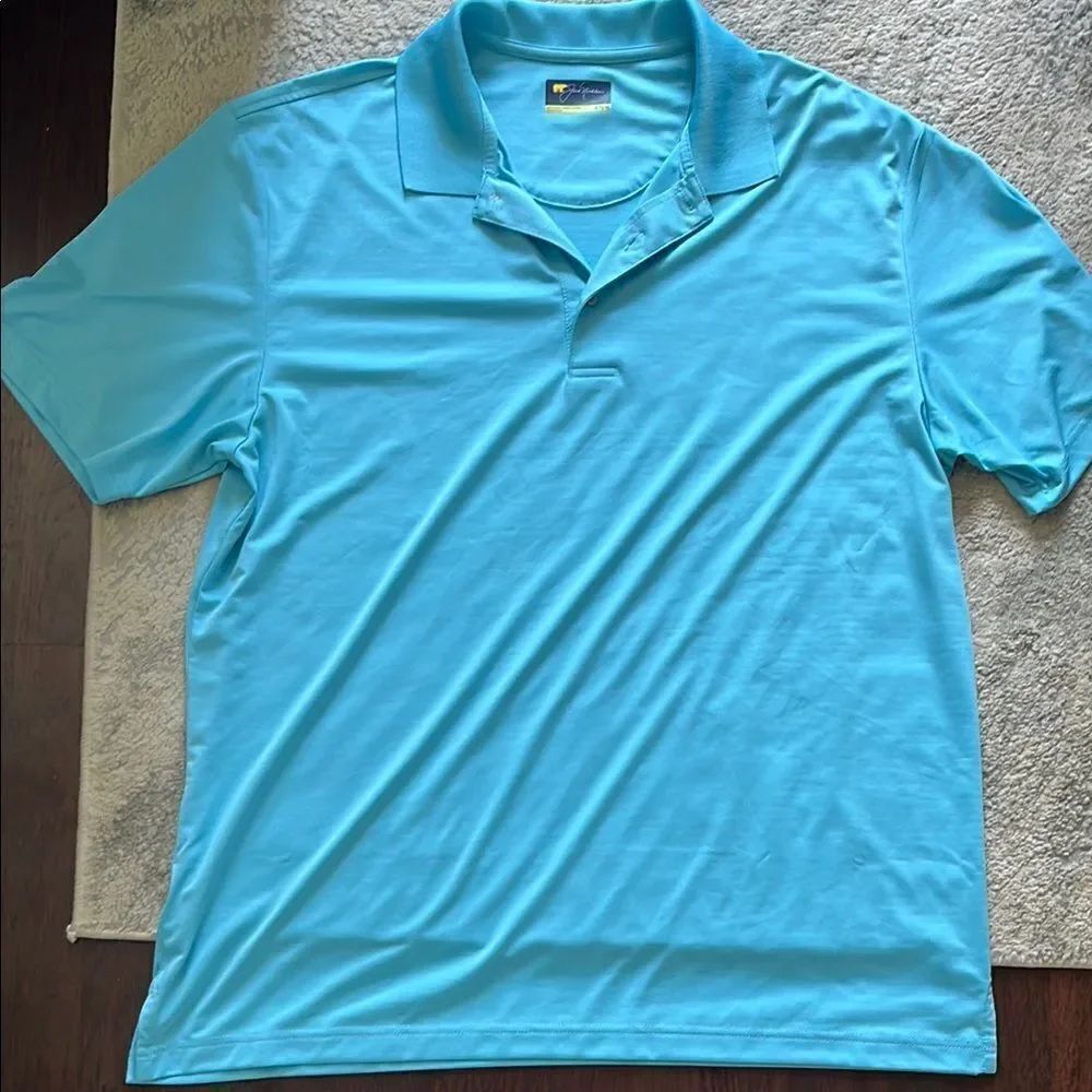 Sporty Blue Polo Shirt with Moisture-Wicking Fabric